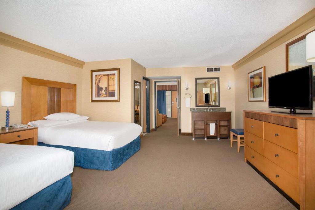 embassy suites by hilton phoenix biltmore