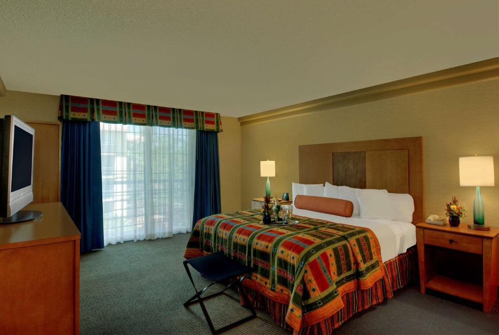 embassy suites by hilton phoenix biltmore