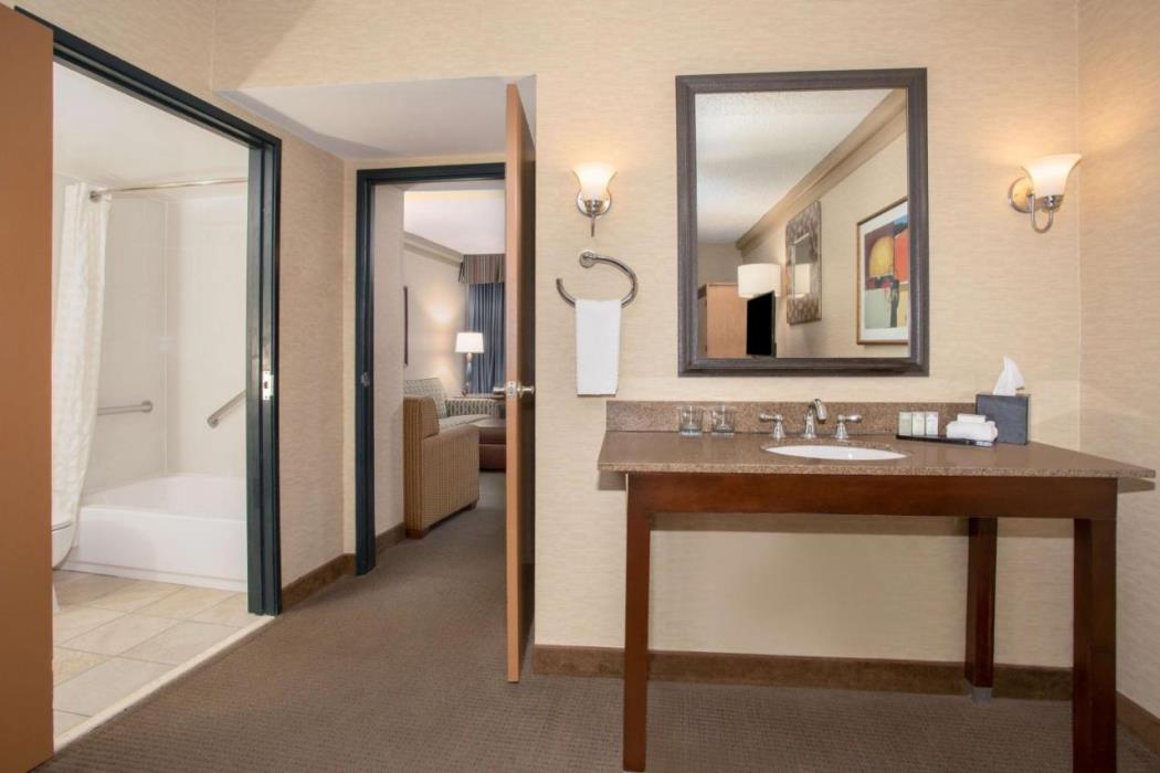 embassy suites by hilton phoenix biltmore