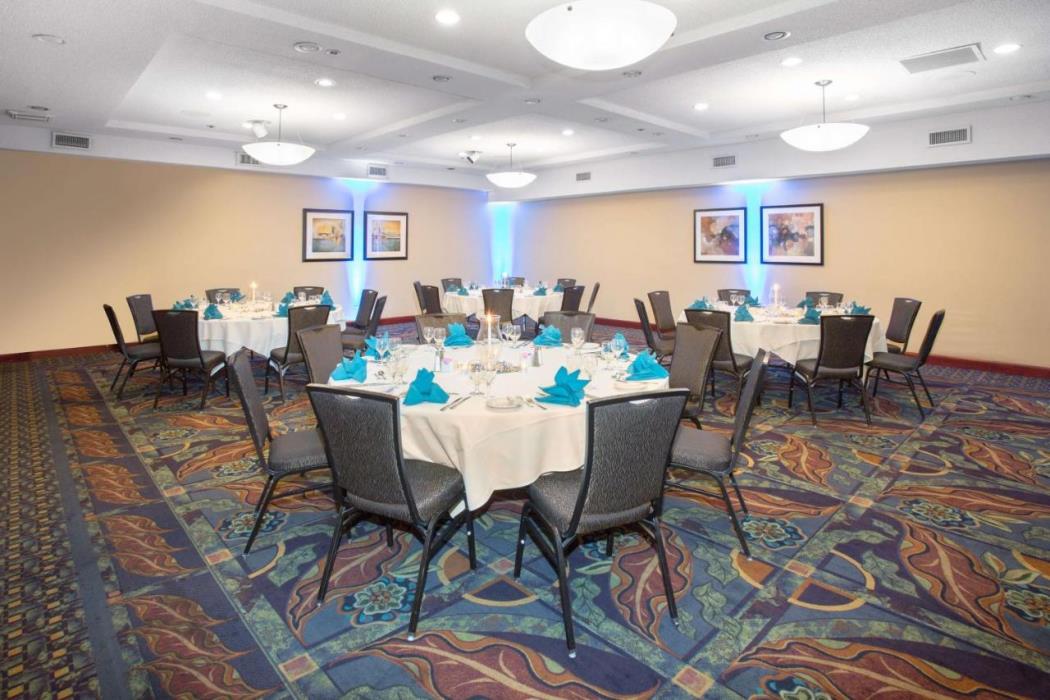 embassy suites by hilton phoenix biltmore