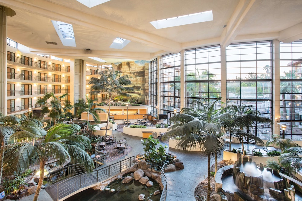embassy suites by hilton phoenix biltmore