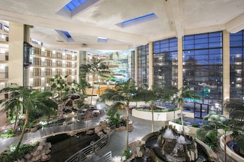 embassy suites by hilton phoenix biltmore