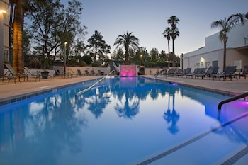 embassy suites by hilton phoenix biltmore