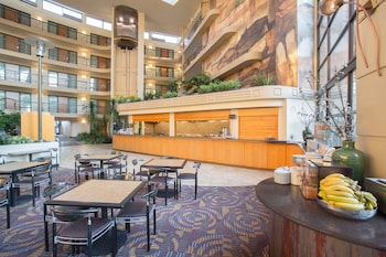 embassy suites by hilton phoenix biltmore