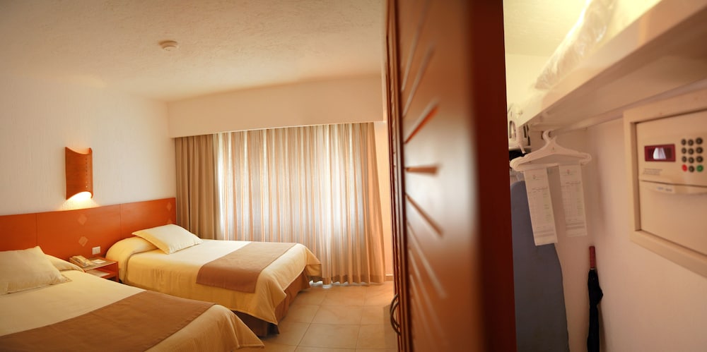 laguna suites golf and spa