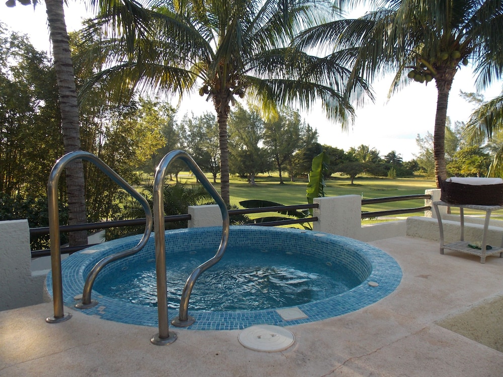 laguna suites golf and spa