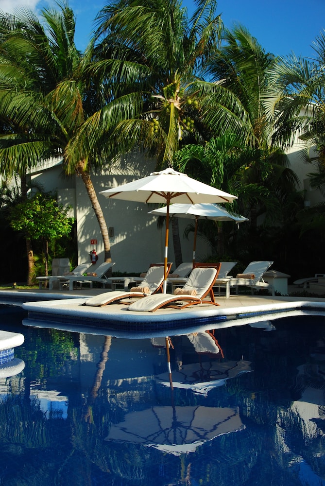 laguna suites golf and spa