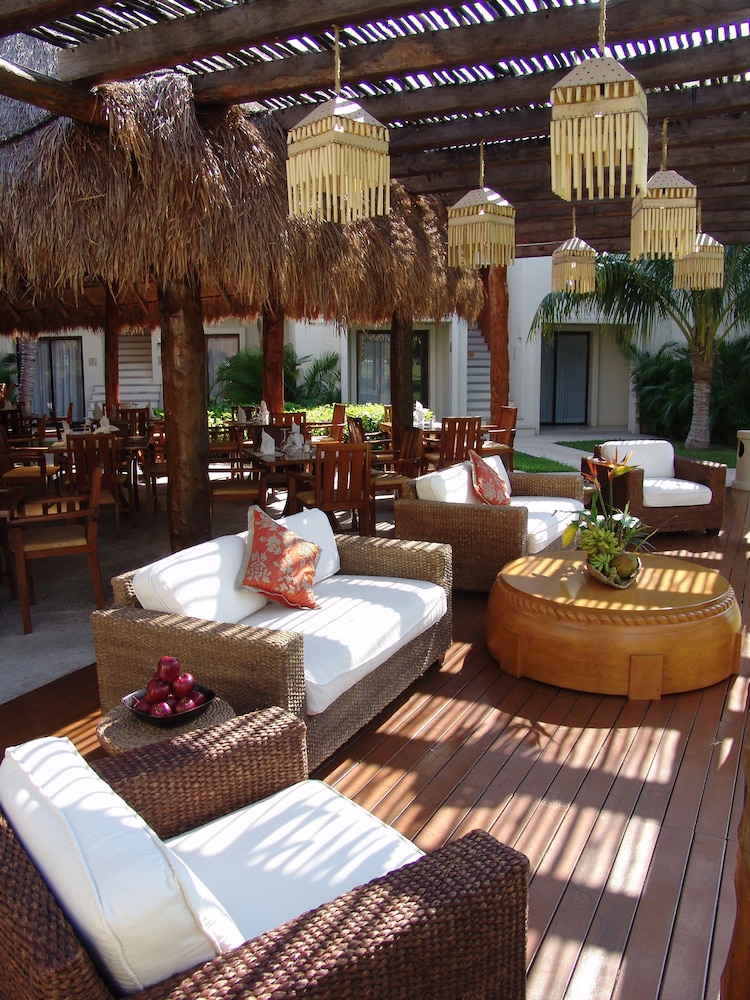 laguna suites golf and spa