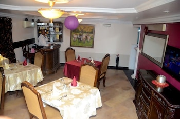 the emperors place plot 12 oak villa