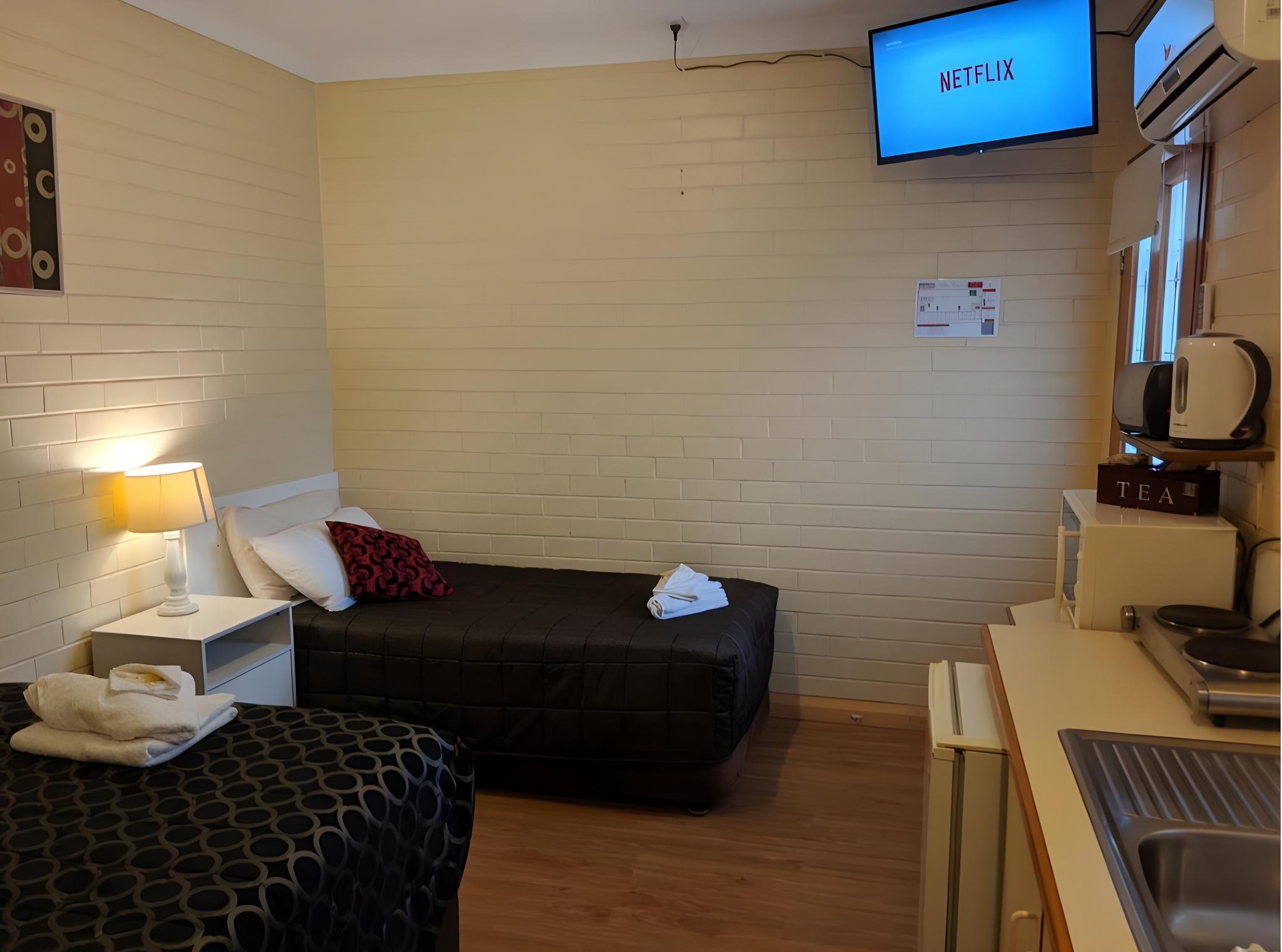 bondi motel