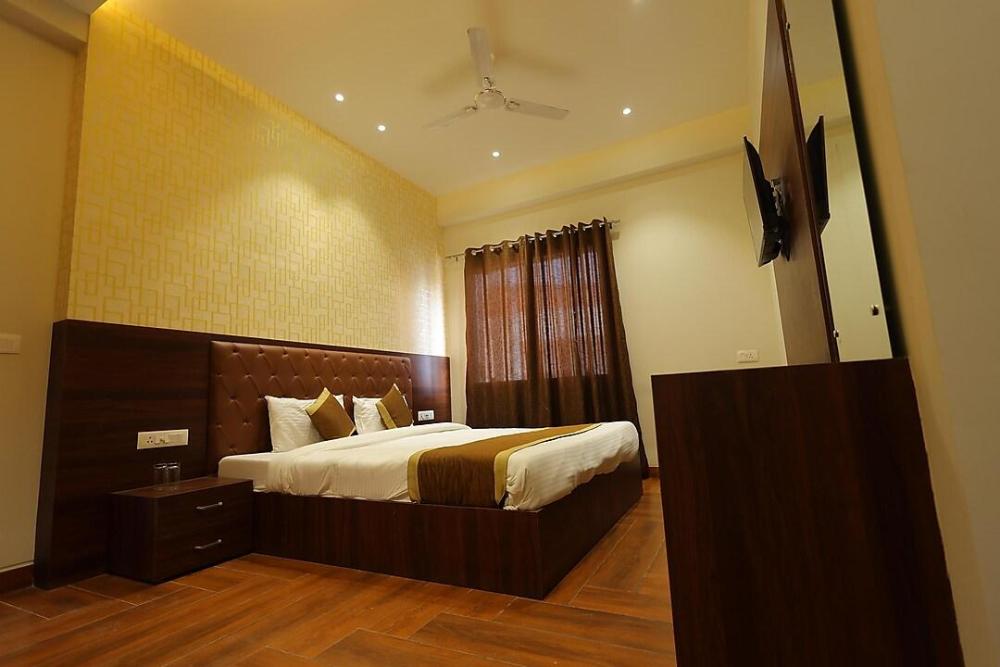 the grand tree hotel