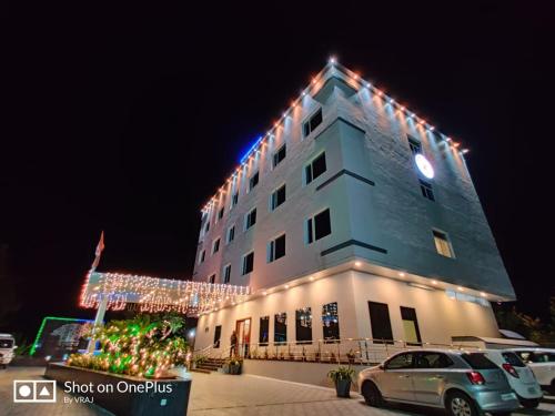 Vadpadraka Hotel And Resort, Waghodia>>Near Parul University ,3 star