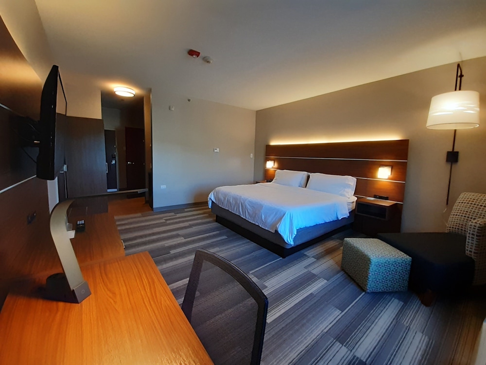 holiday inn express trincity by ihg