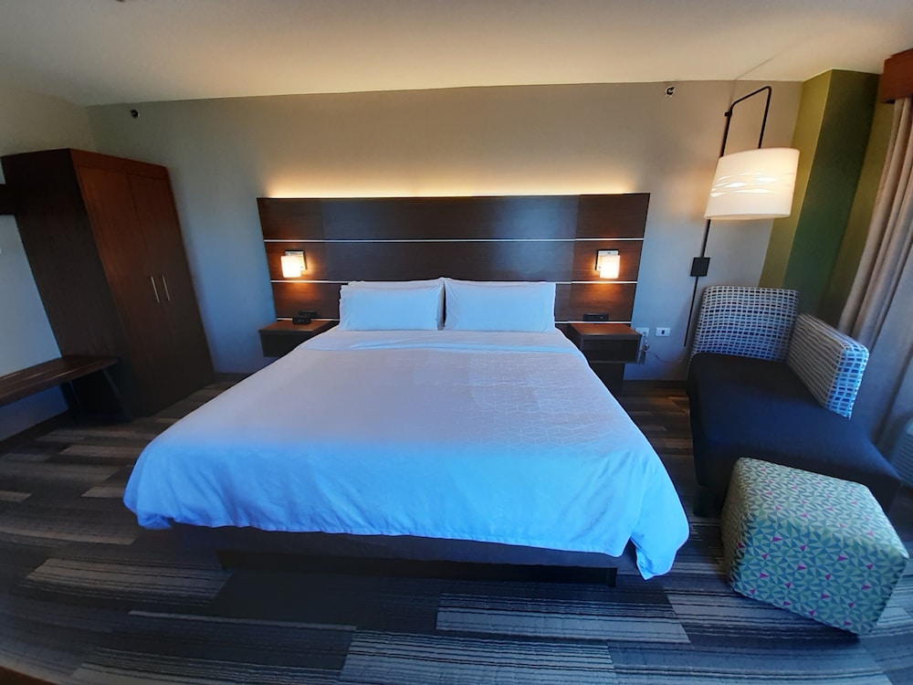 holiday inn express trincity by ihg