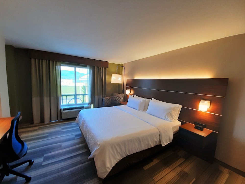 holiday inn express trincity by ihg