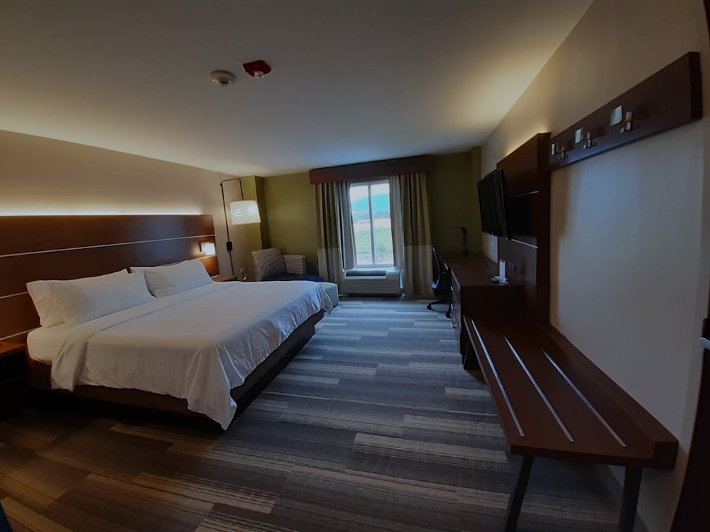 holiday inn express trincity by ihg