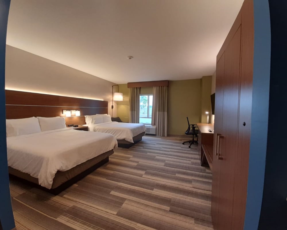 holiday inn express trincity by ihg