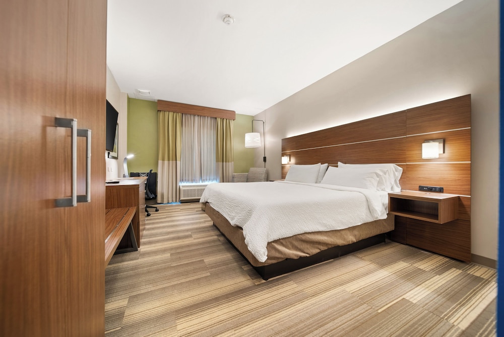 holiday inn express trincity by ihg