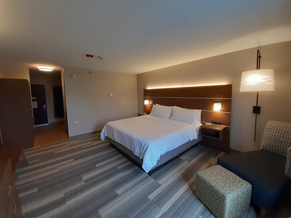 holiday inn express trincity by ihg