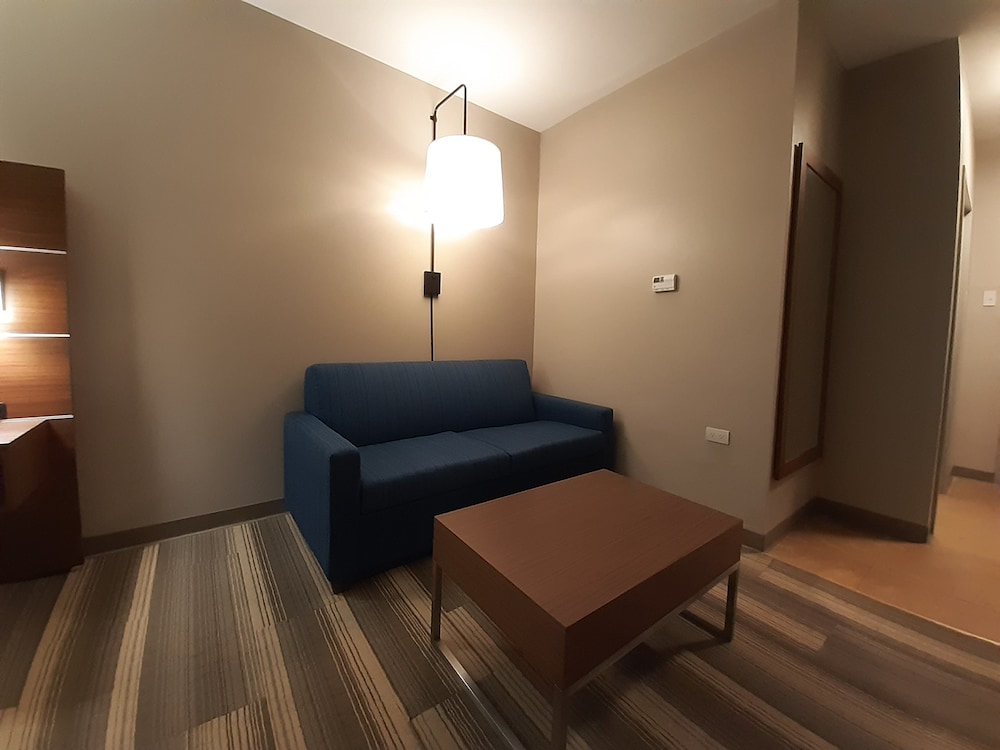 holiday inn express trincity by ihg