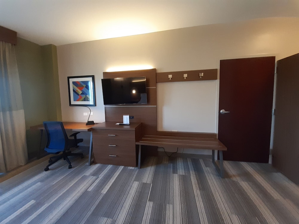 holiday inn express trincity by ihg