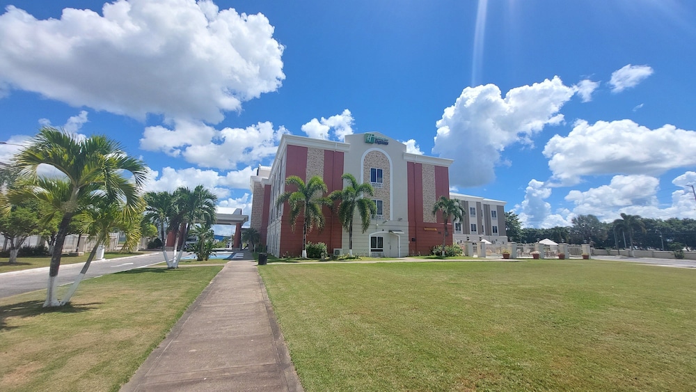 holiday inn express trincity by ihg