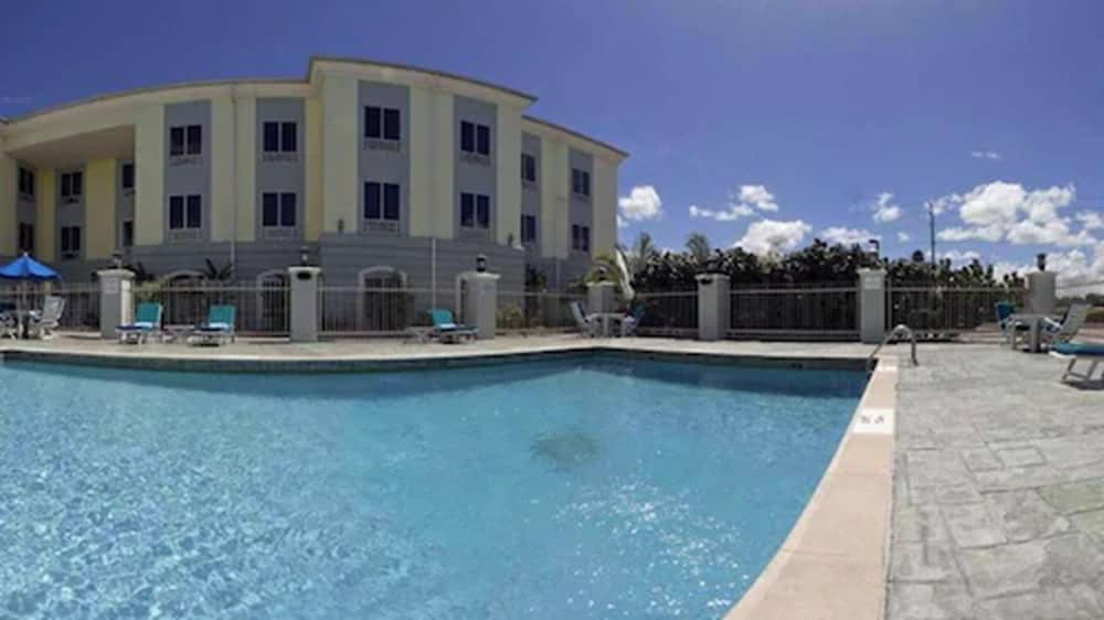 holiday inn express trincity by ihg
