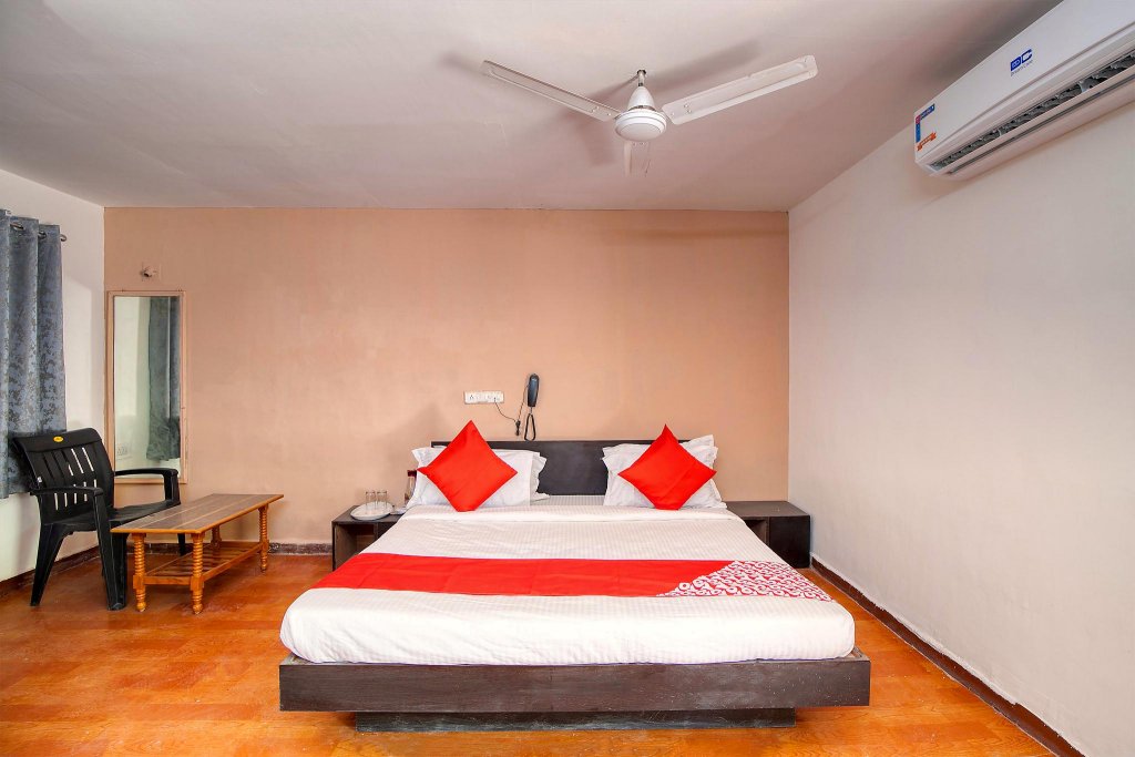 Oyo 41073 Hotel Aavkar,Anand Nagar>>Ahmedabad,3 star