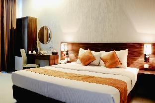 pose in hotel yogyakarta
