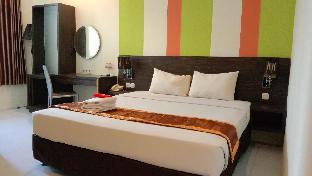 pose in hotel yogyakarta