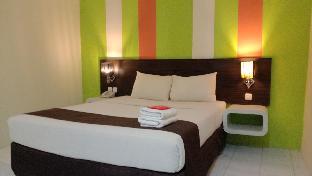 pose in hotel yogyakarta