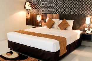 pose in hotel yogyakarta