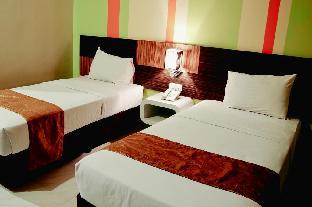 pose in hotel yogyakarta