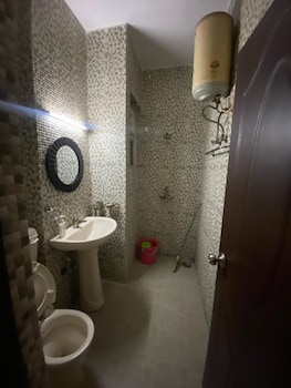 11 flowers serviced apartments