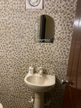 11 flowers serviced apartments