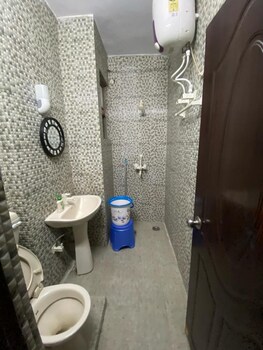 11 flowers serviced apartments