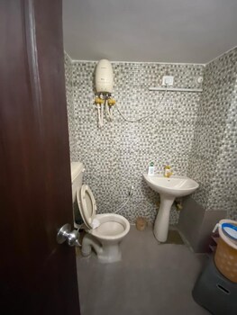 11 flowers serviced apartments