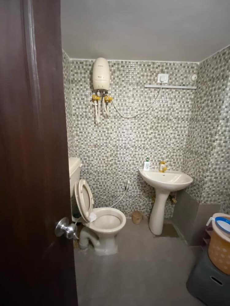 11 flowers serviced apartments