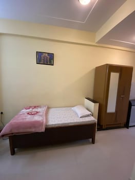 11 flowers serviced apartments