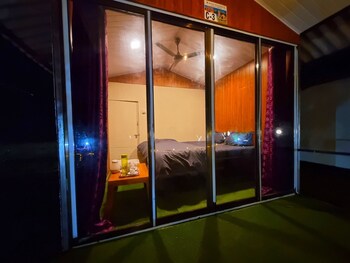 Sunrise Pavana Lake Tourist Camping,Pune>>Lonavala,0 star