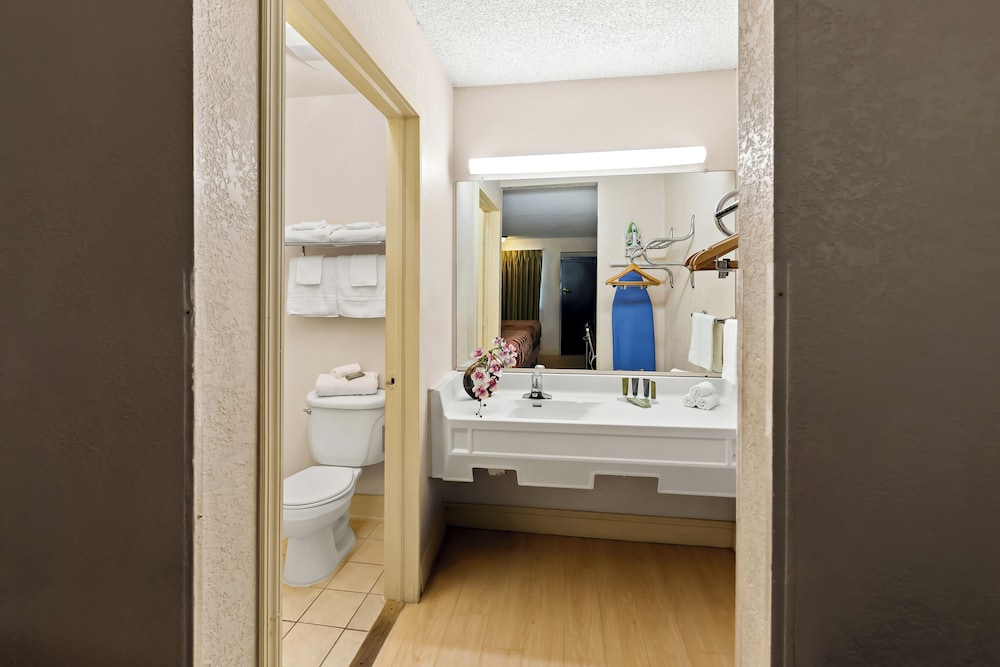 bellmawr economy inn