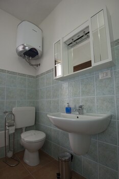 the green guesthouse
