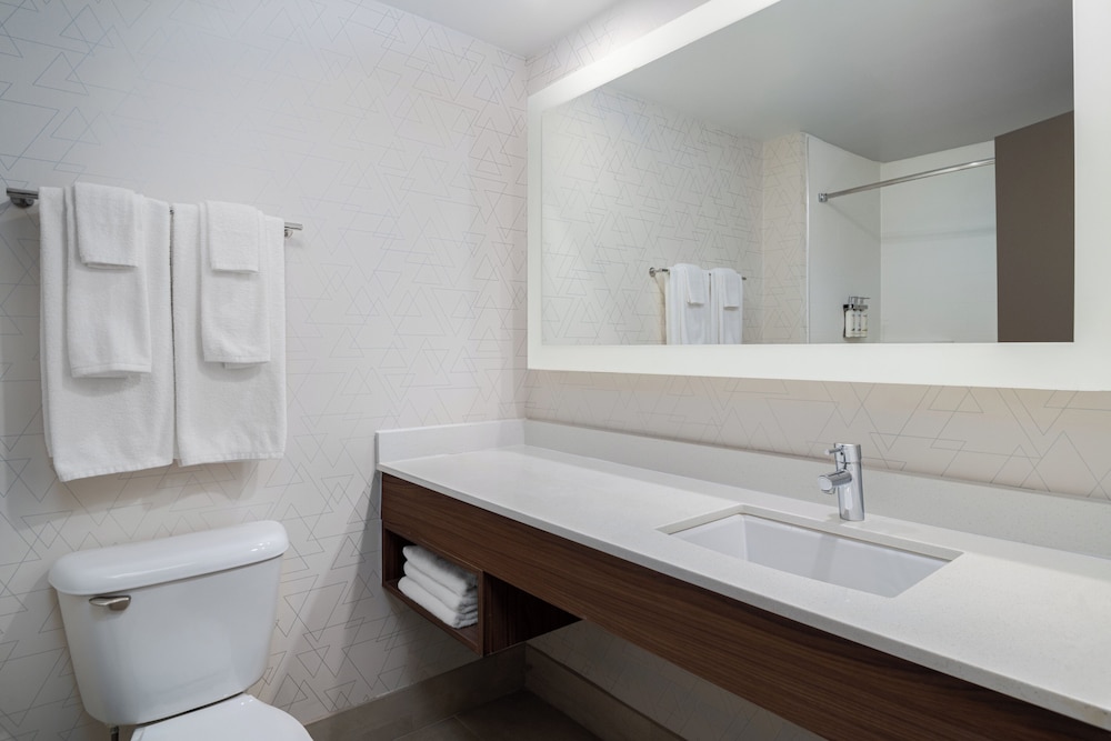 holiday inn express hotel and suites bentonville by ihg