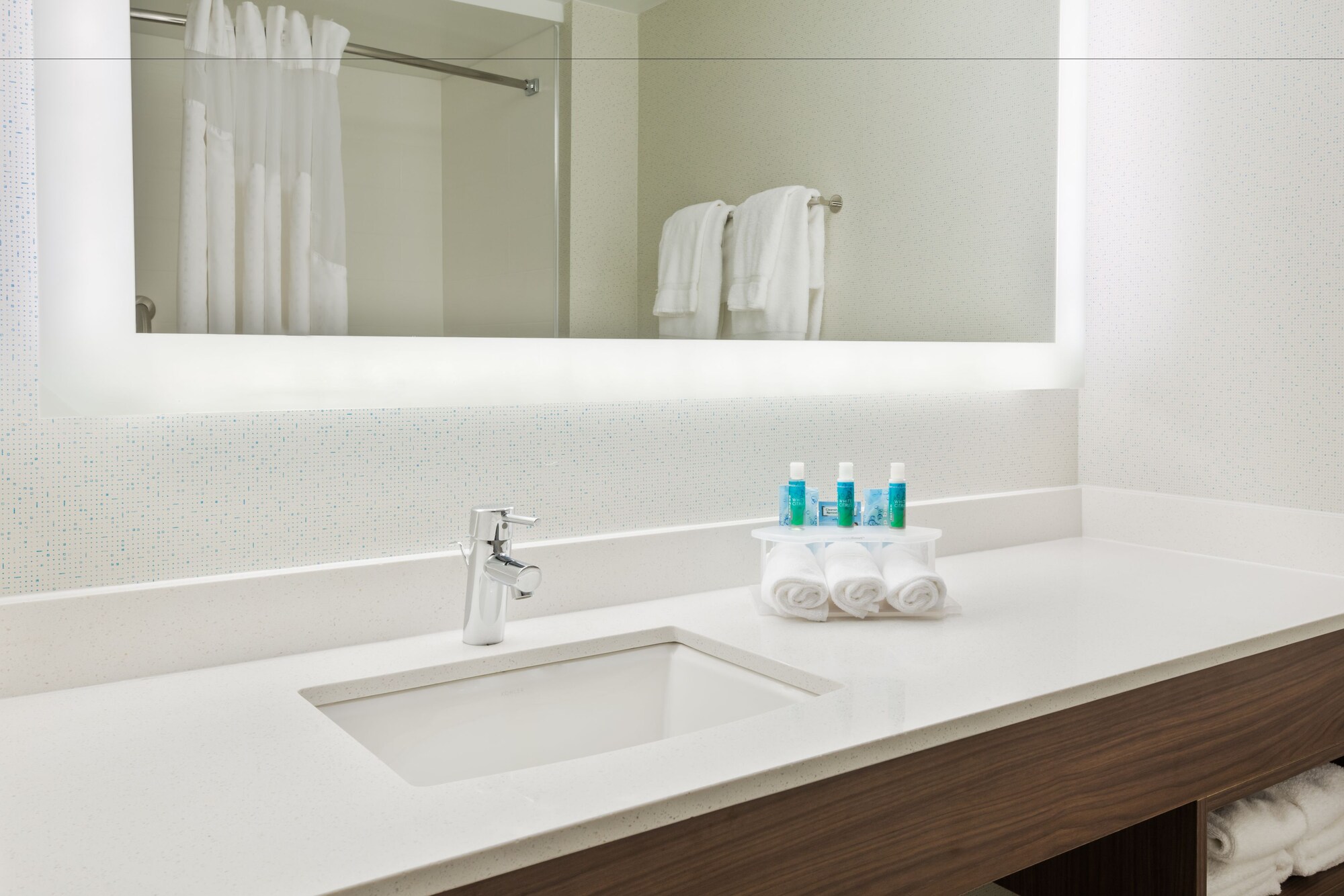 holiday inn express hotel and suites bentonville by ihg