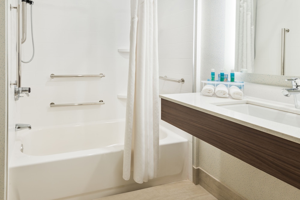 holiday inn express hotel and suites bentonville by ihg