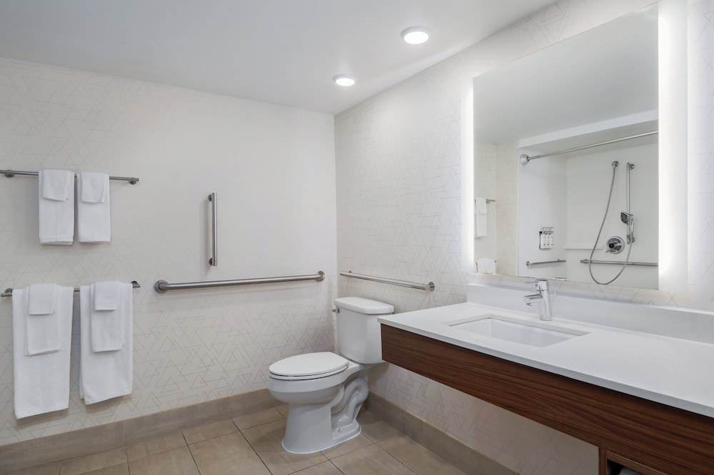holiday inn express hotel and suites bentonville by ihg