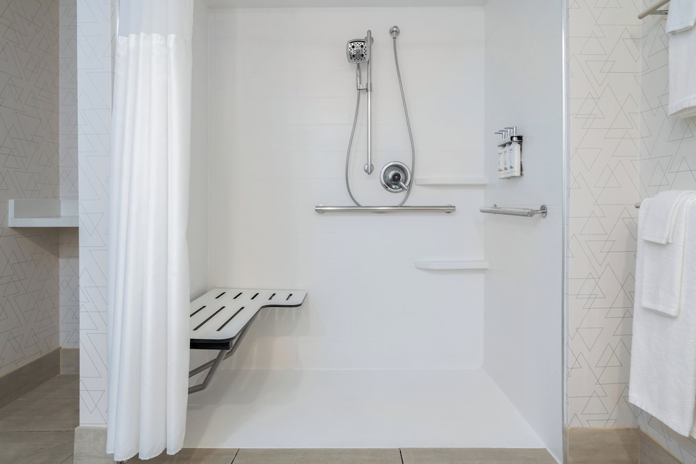 holiday inn express hotel and suites bentonville by ihg