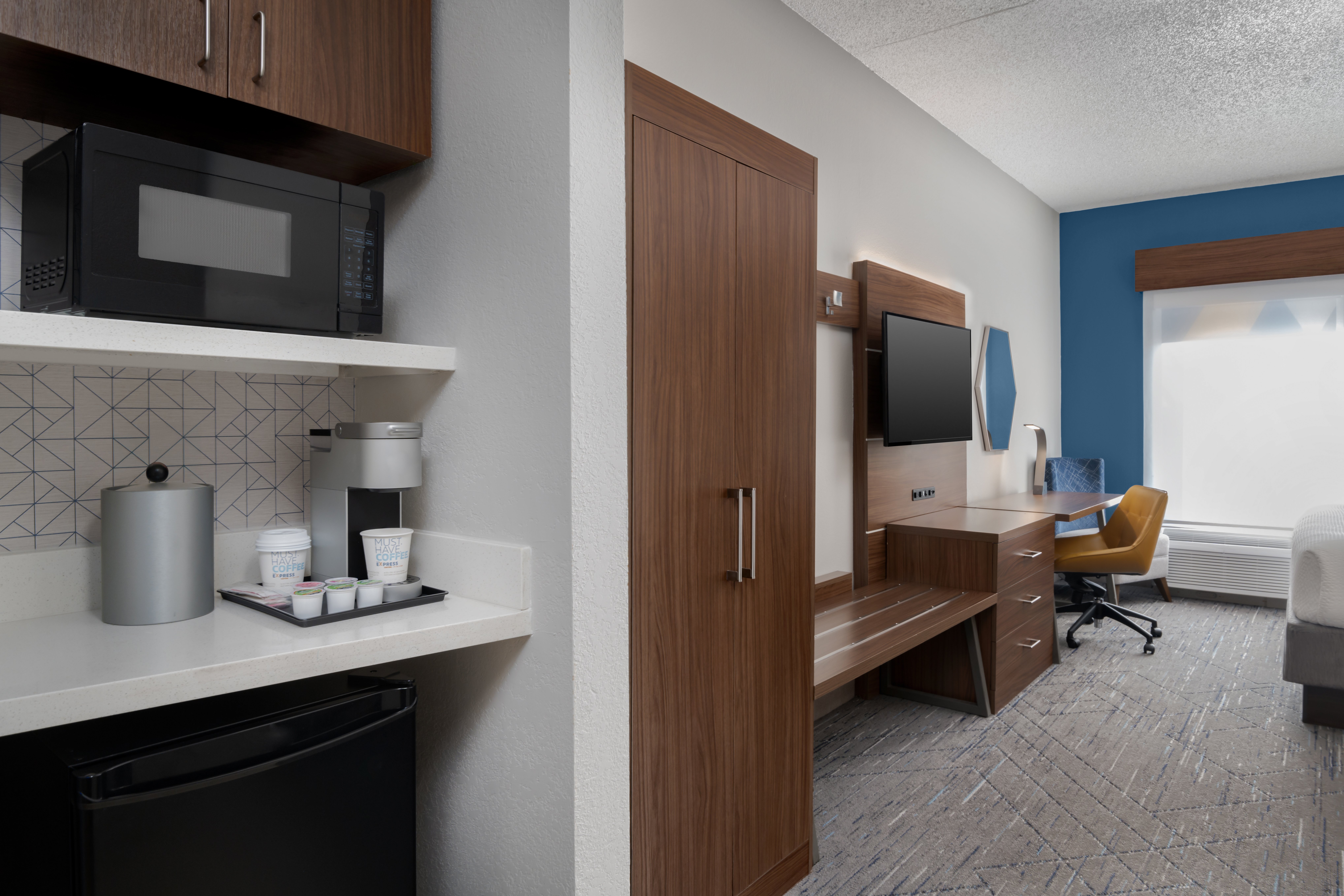 holiday inn express hotel and suites bentonville by ihg