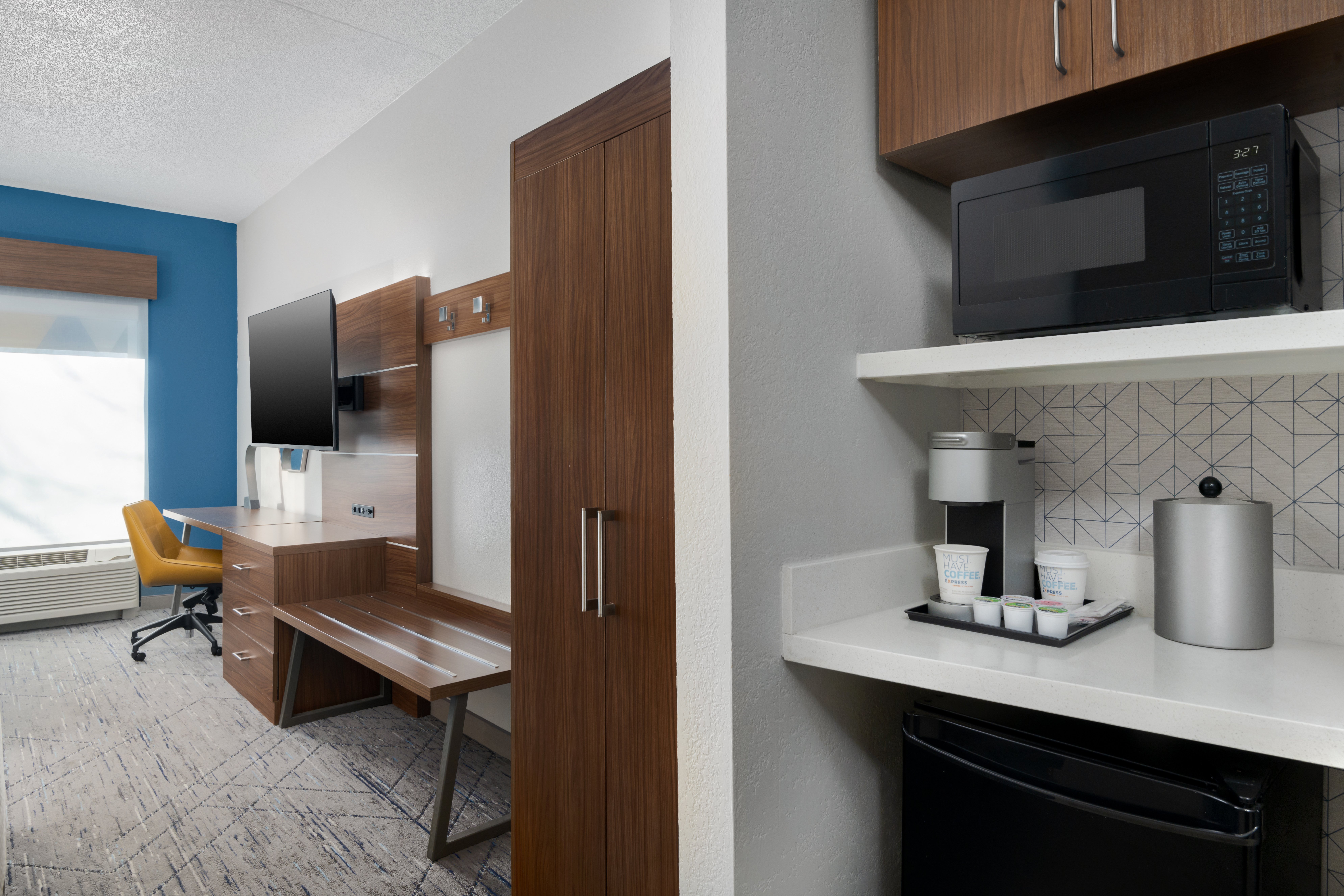 holiday inn express hotel and suites bentonville by ihg