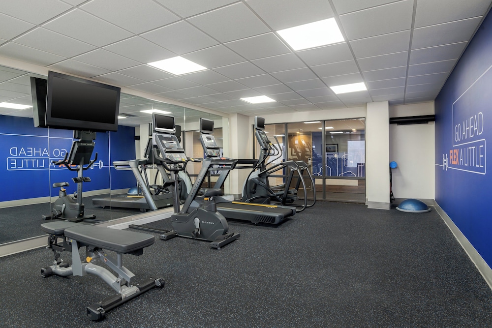 holiday inn express hotel and suites bentonville by ihg